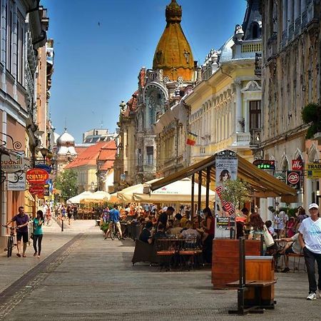 Regim Hotelier Pietonala Орадеа Екстериор снимка