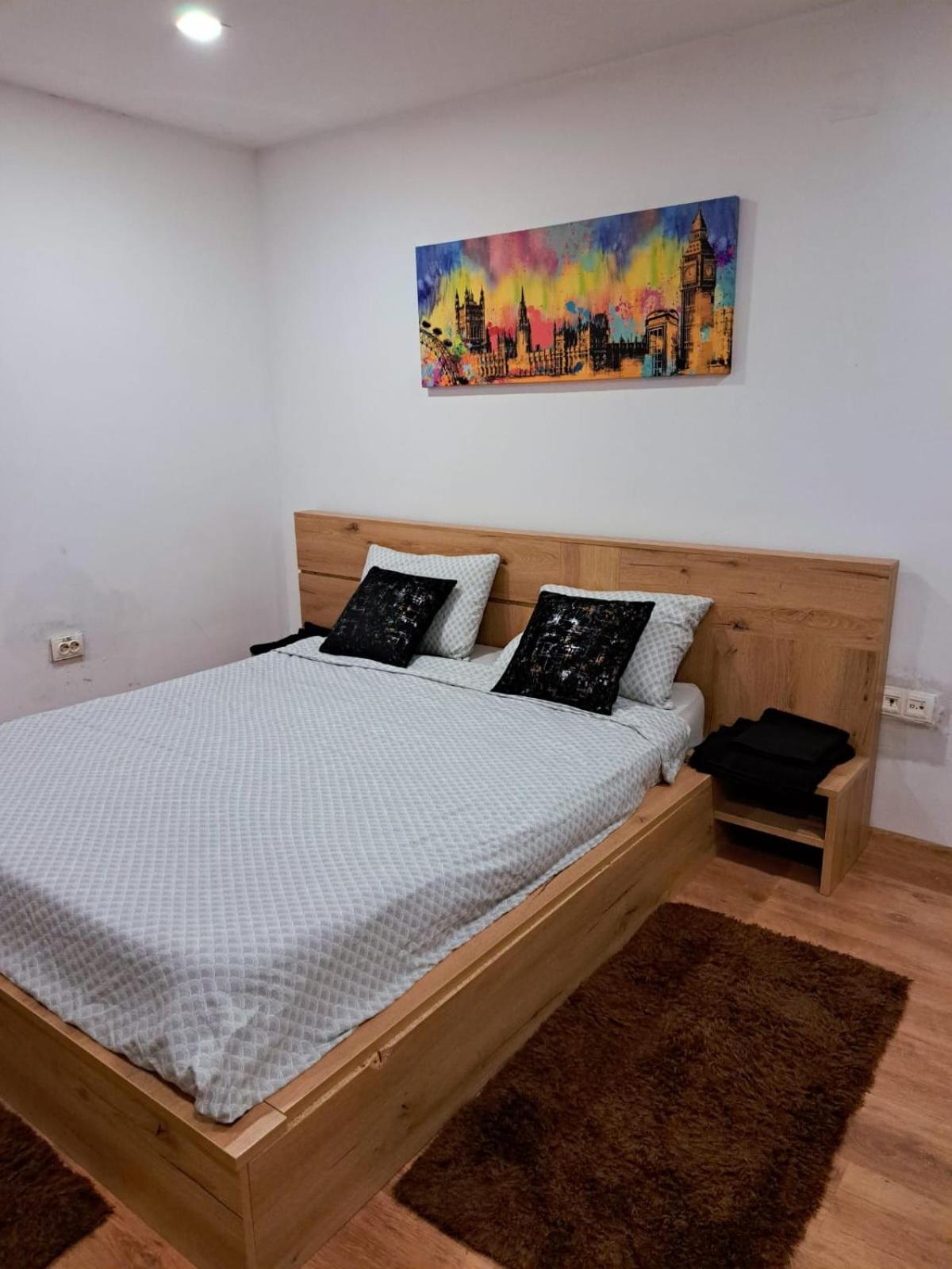 Regim Hotelier Pietonala Орадеа Екстериор снимка
