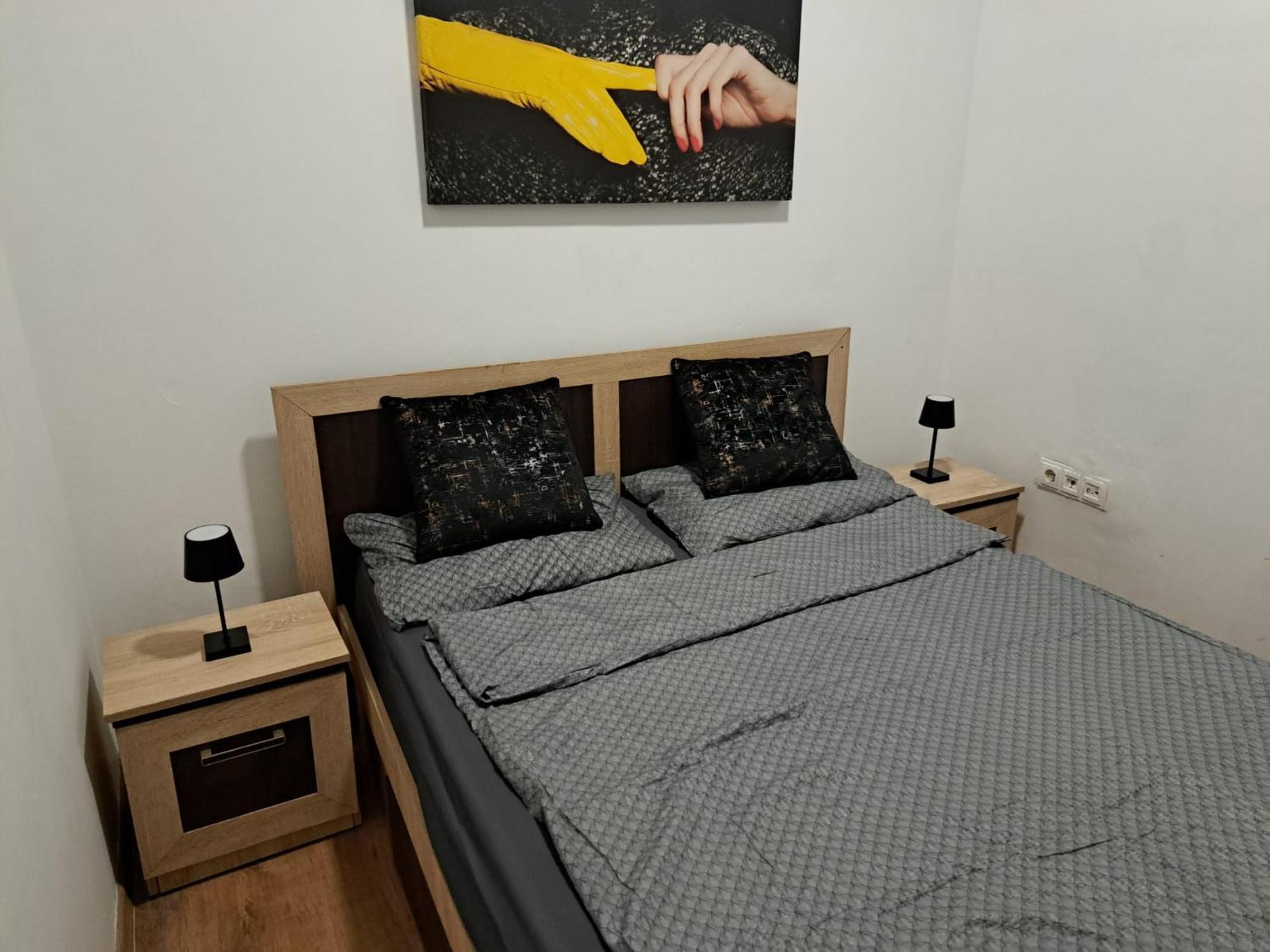 Regim Hotelier Pietonala Орадеа Екстериор снимка